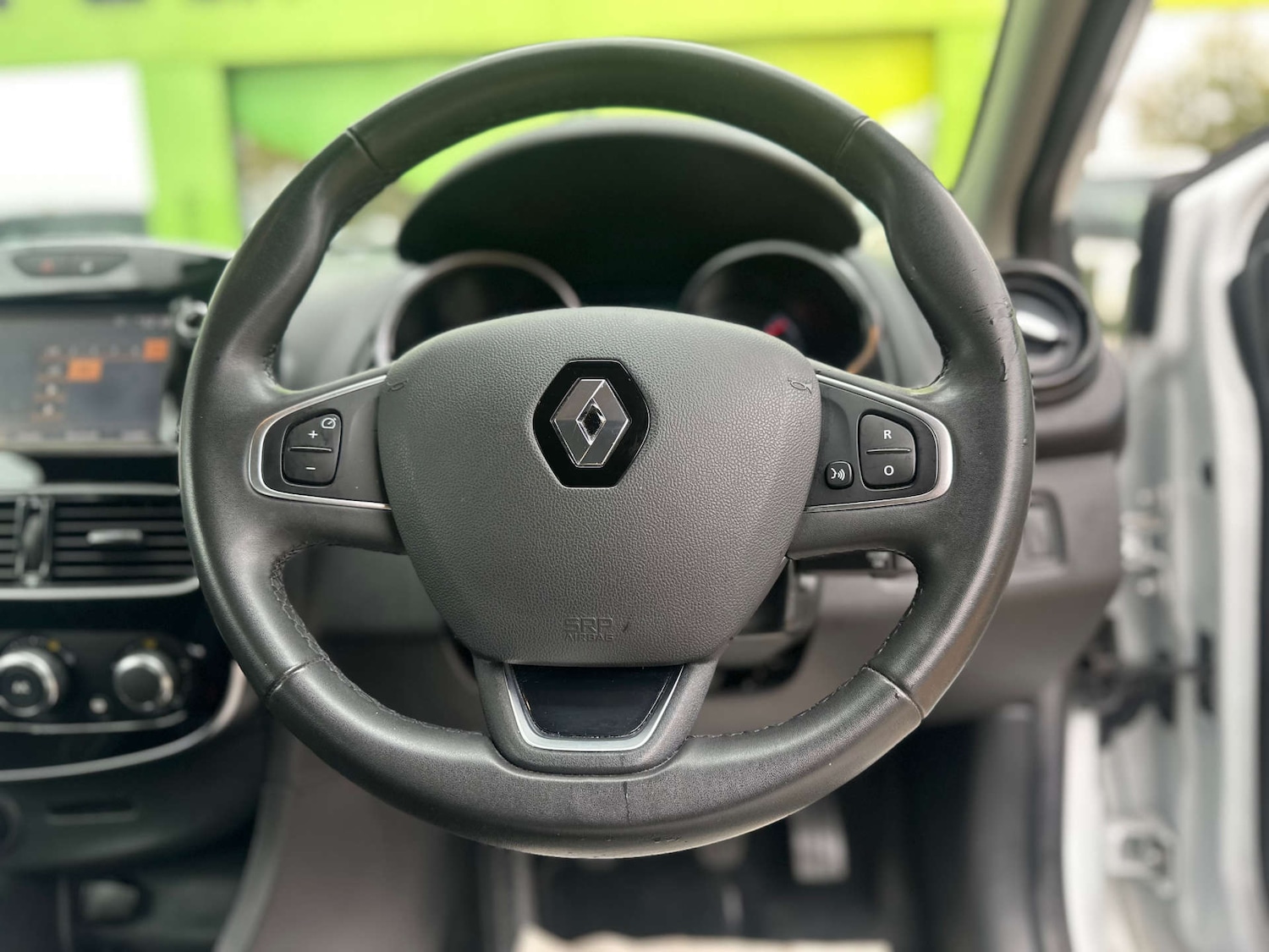 Used Renault Clio 2018 for sale - 76598439: Photo 34