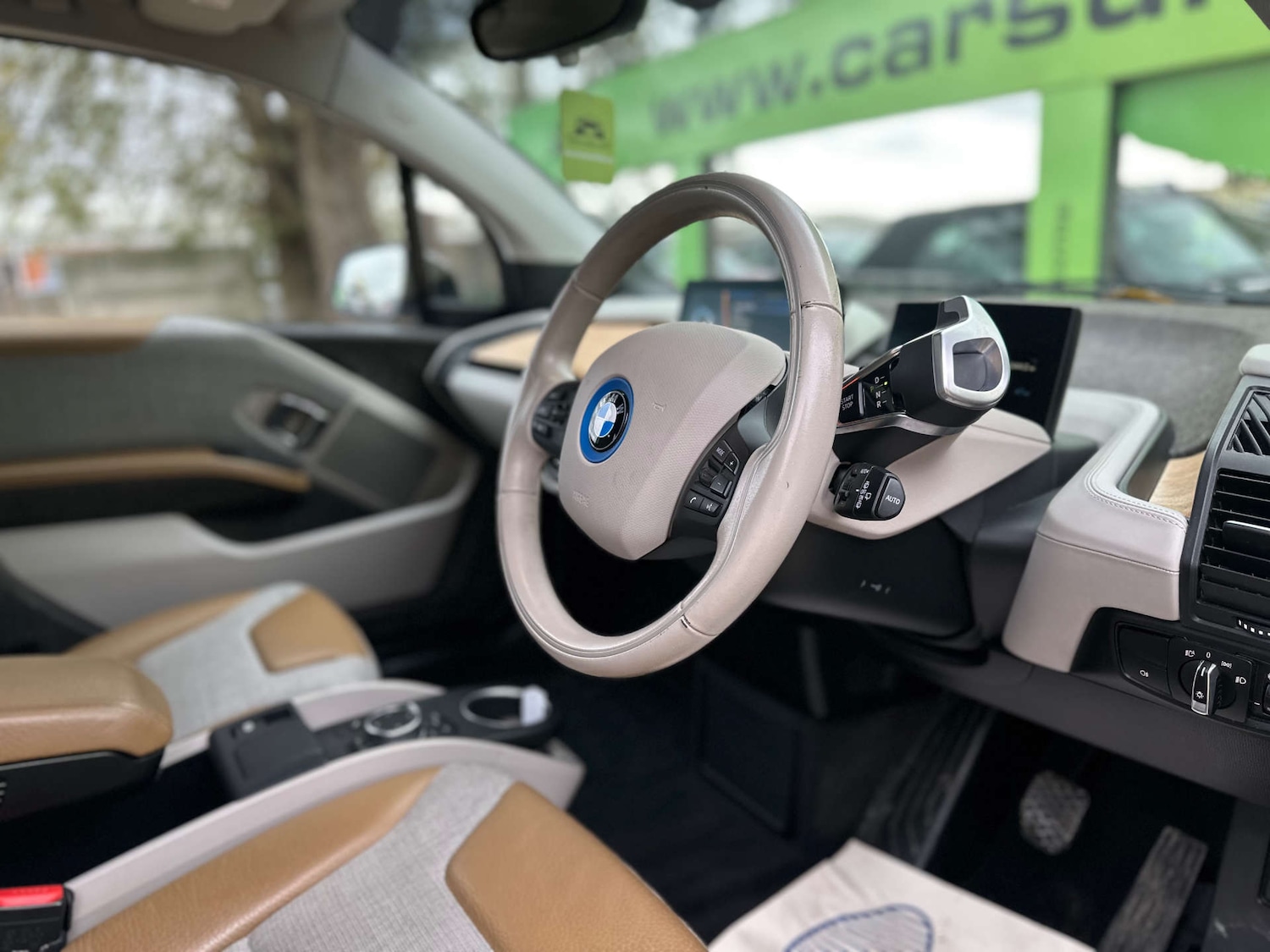 Used BMW i3 2015 for sale - 76444545: Photo 2
