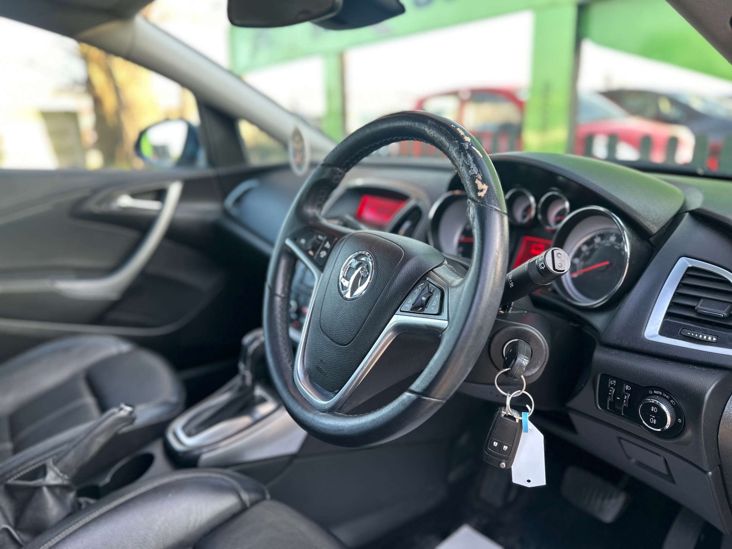 Used Vauxhall Astra 2013 for sale - 77765742: Photo 2