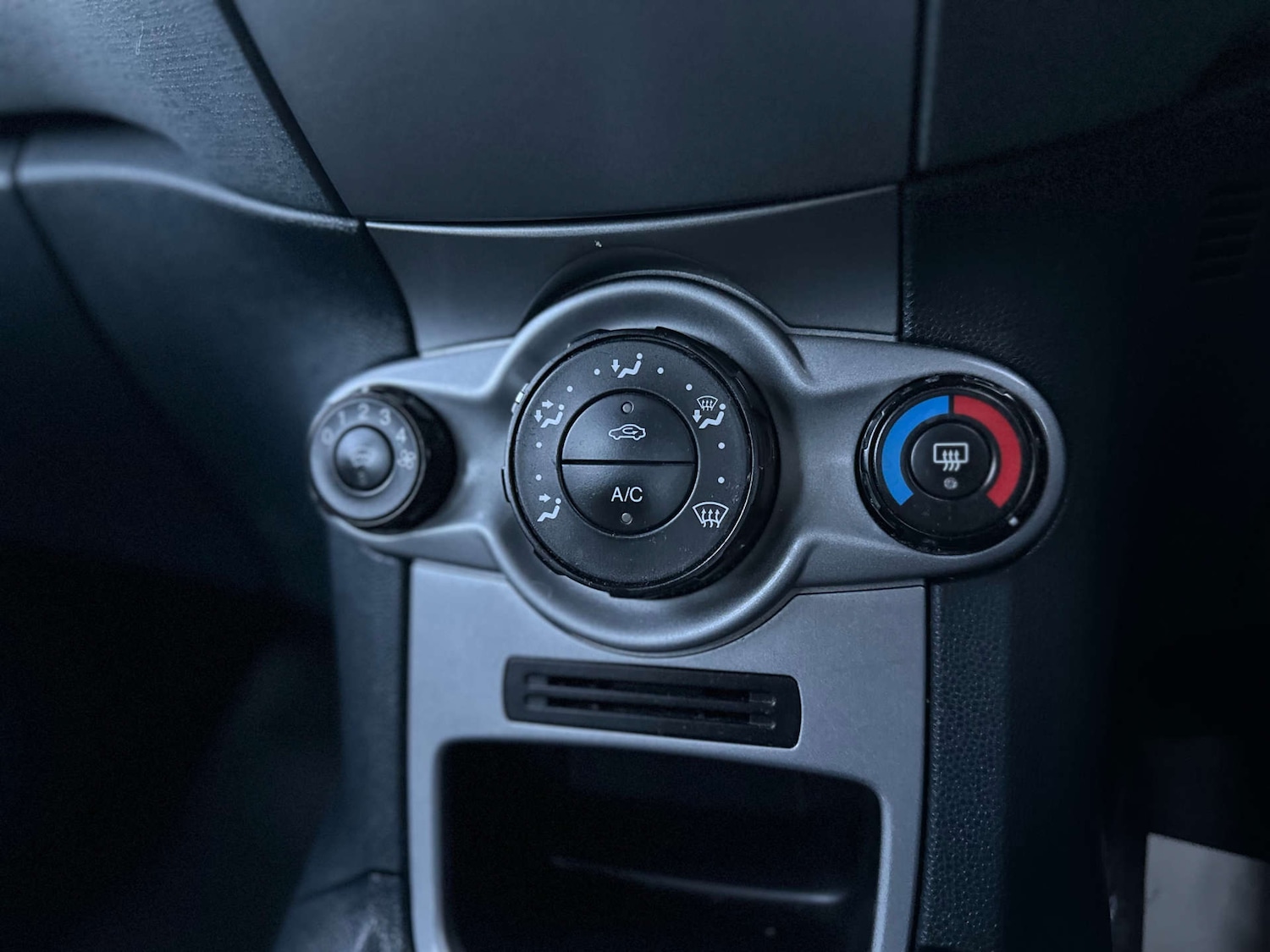 Used Ford Fiesta 2010 for sale - 77164839: Photo 21