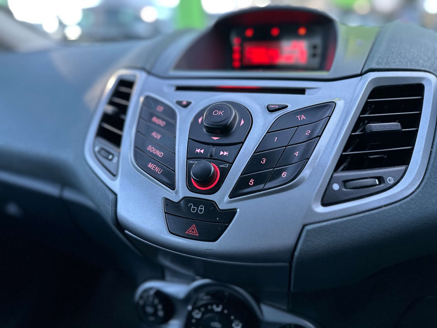 Used Ford Fiesta 2010 for sale - 77164839: Photo 22