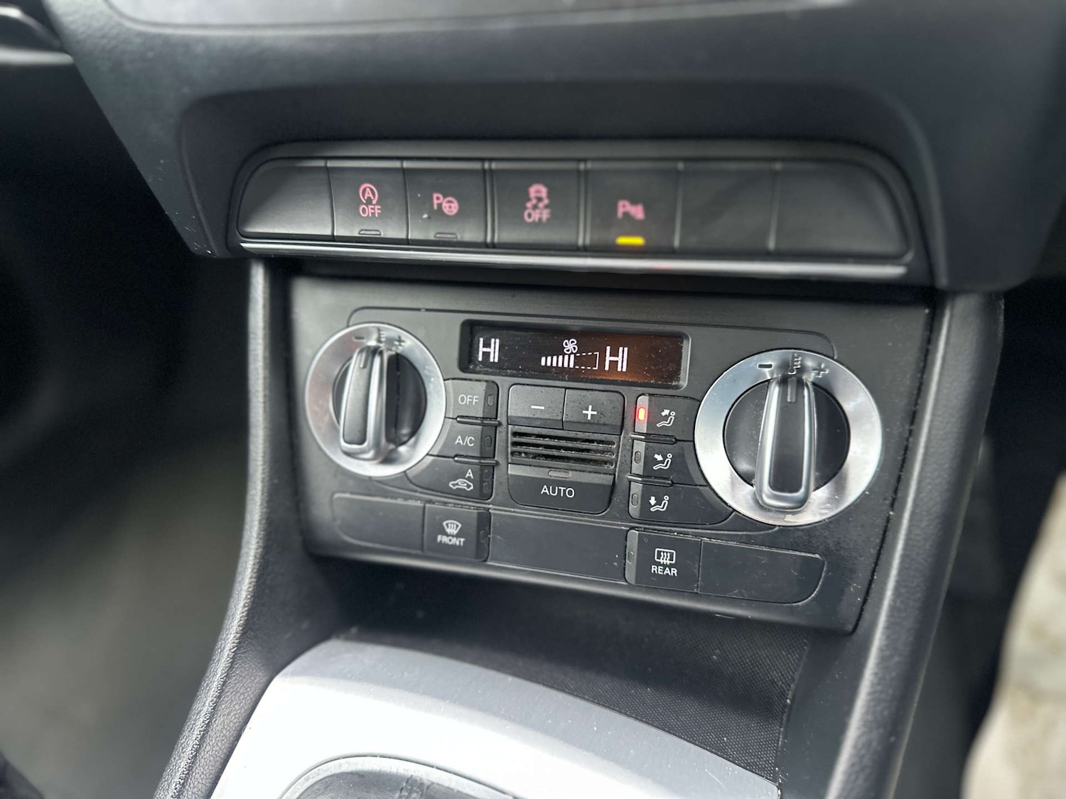 Used Audi Q3 2014 for sale - 76628243: Photo 17