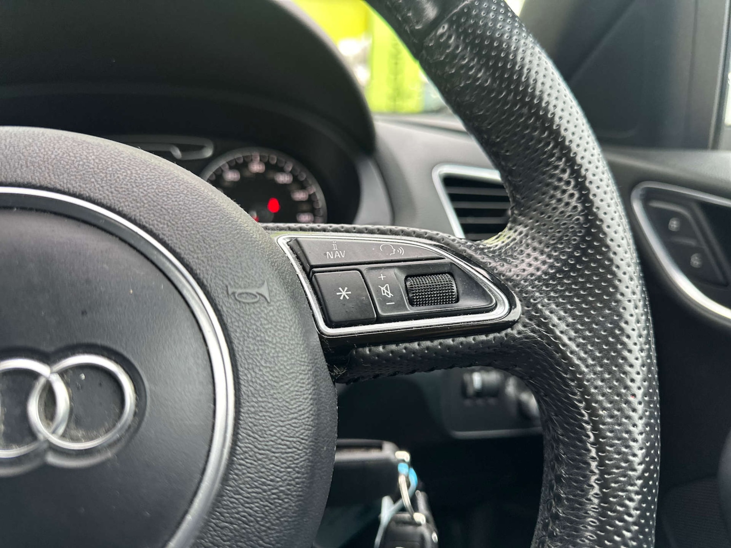 Used Audi Q3 2014 for sale - 76628243: Photo 25