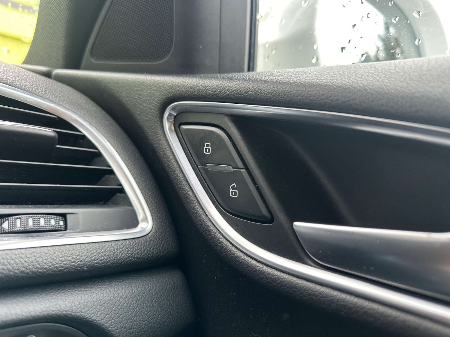 Used Audi Q3 2014 for sale - 76628243: Photo 27