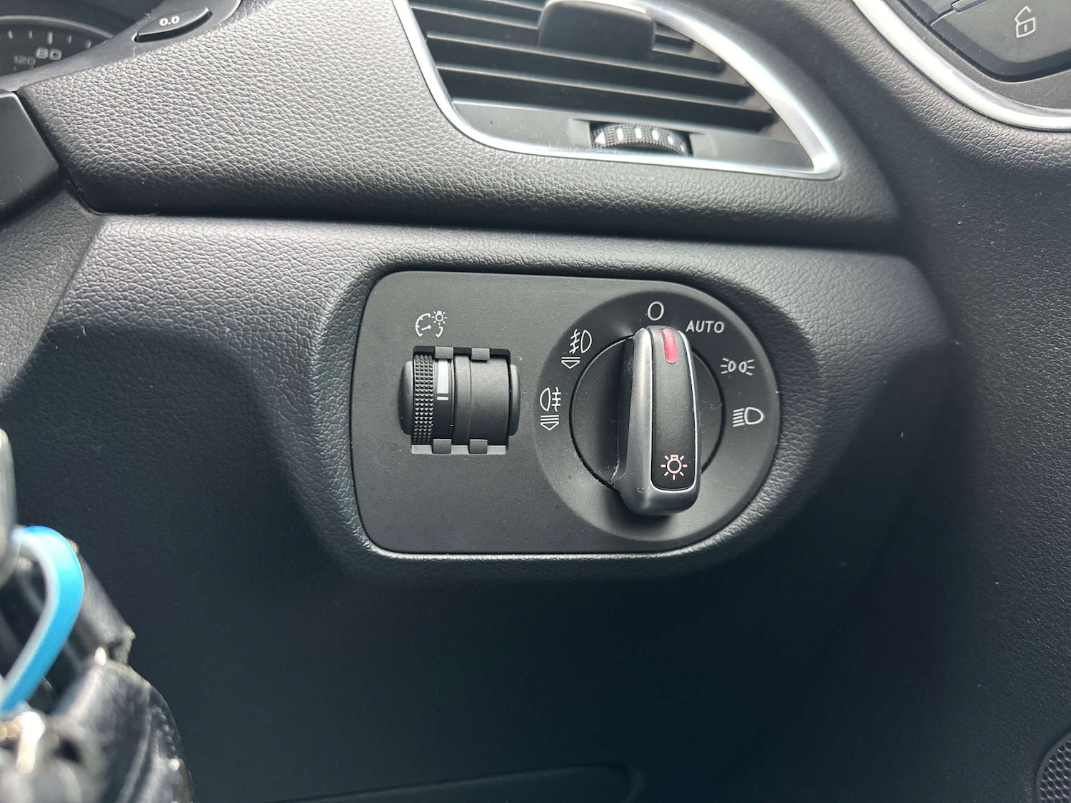 Used Audi Q3 2014 for sale - 76628243: Photo 28