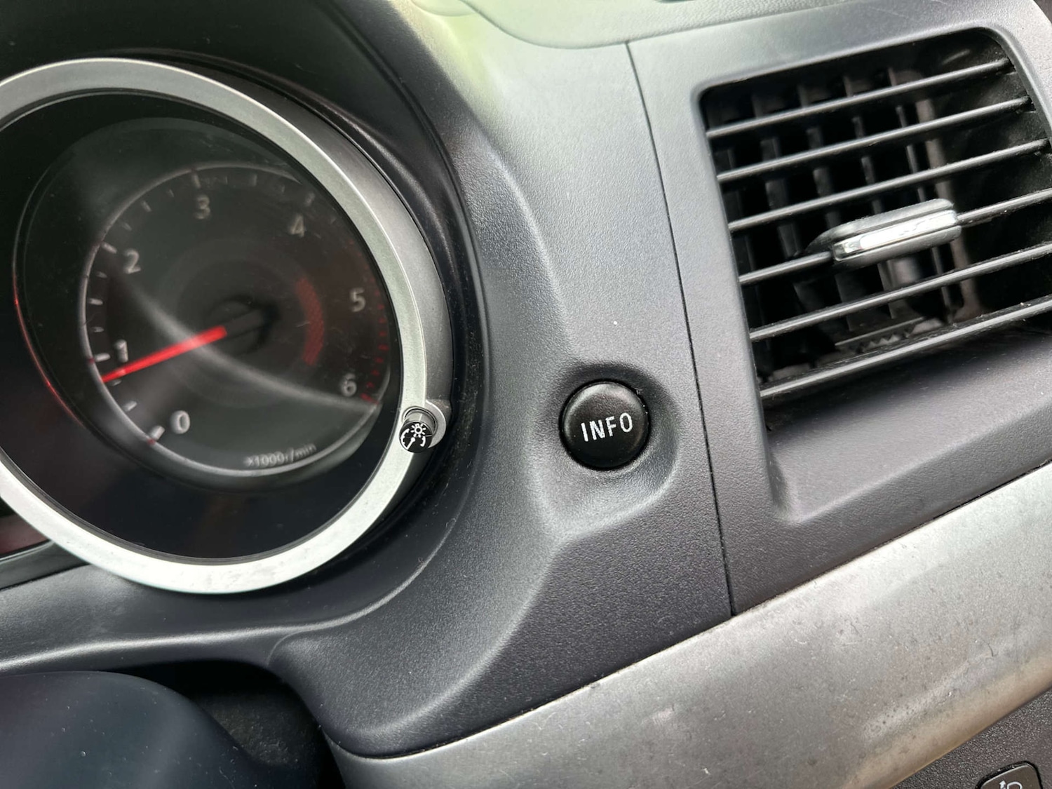 Used Mitsubishi Lancer 2011 for sale - 77571280: Photo 23