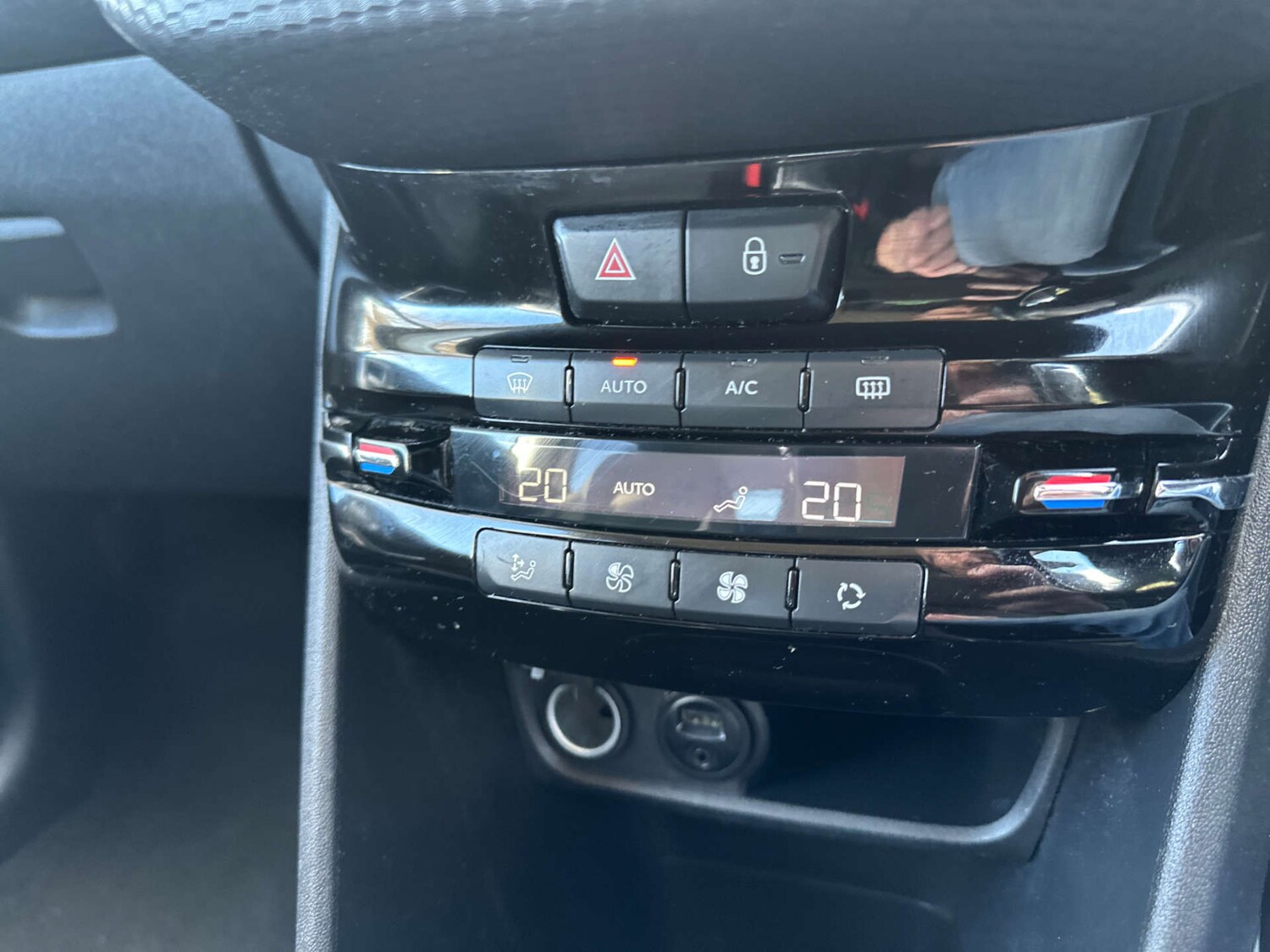 Used Peugeot 2008 2014 for sale - 78011117: Photo 18