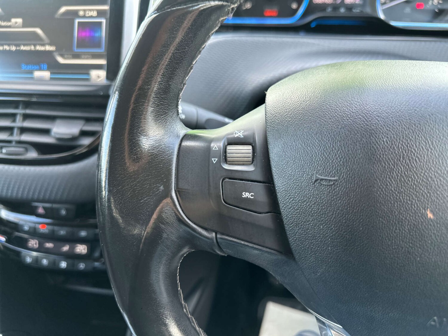 Used Peugeot 2008 2014 for sale - 78011117: Photo 25