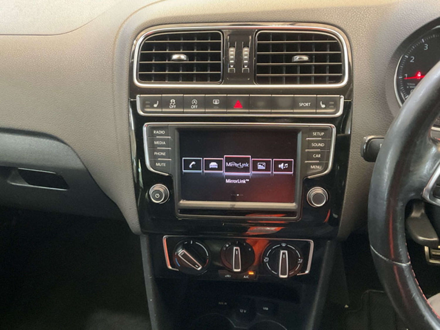 Used Volkswagen Polo 2015 for sale - 77318470: Photo 10