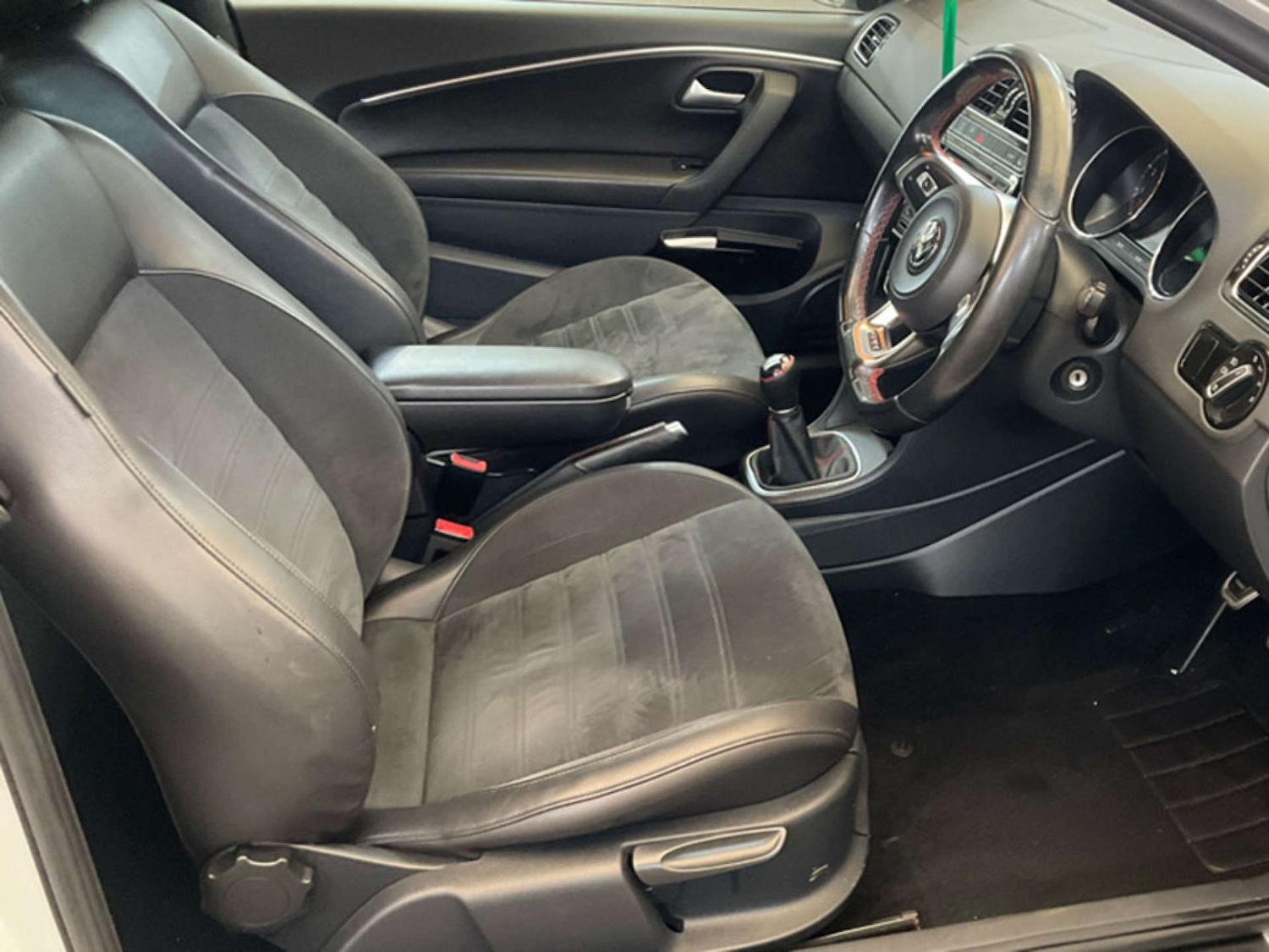 Used Volkswagen Polo 2015 for sale - 77318470: Photo 8