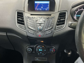 Used Ford Fiesta 2017 for sale - 79023237: Photo