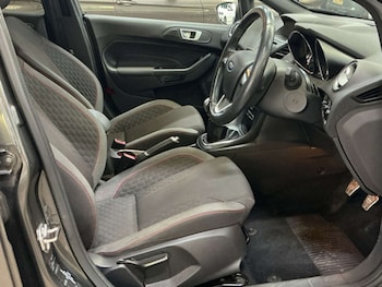 Used Ford Fiesta 2017 for sale - 79023237: Photo