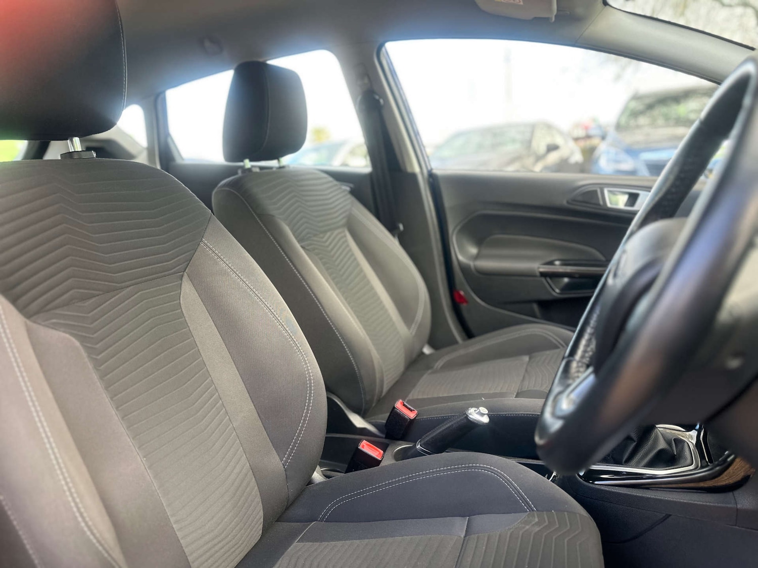 Used Ford Fiesta 2017 for sale - 76698004: Photo 2