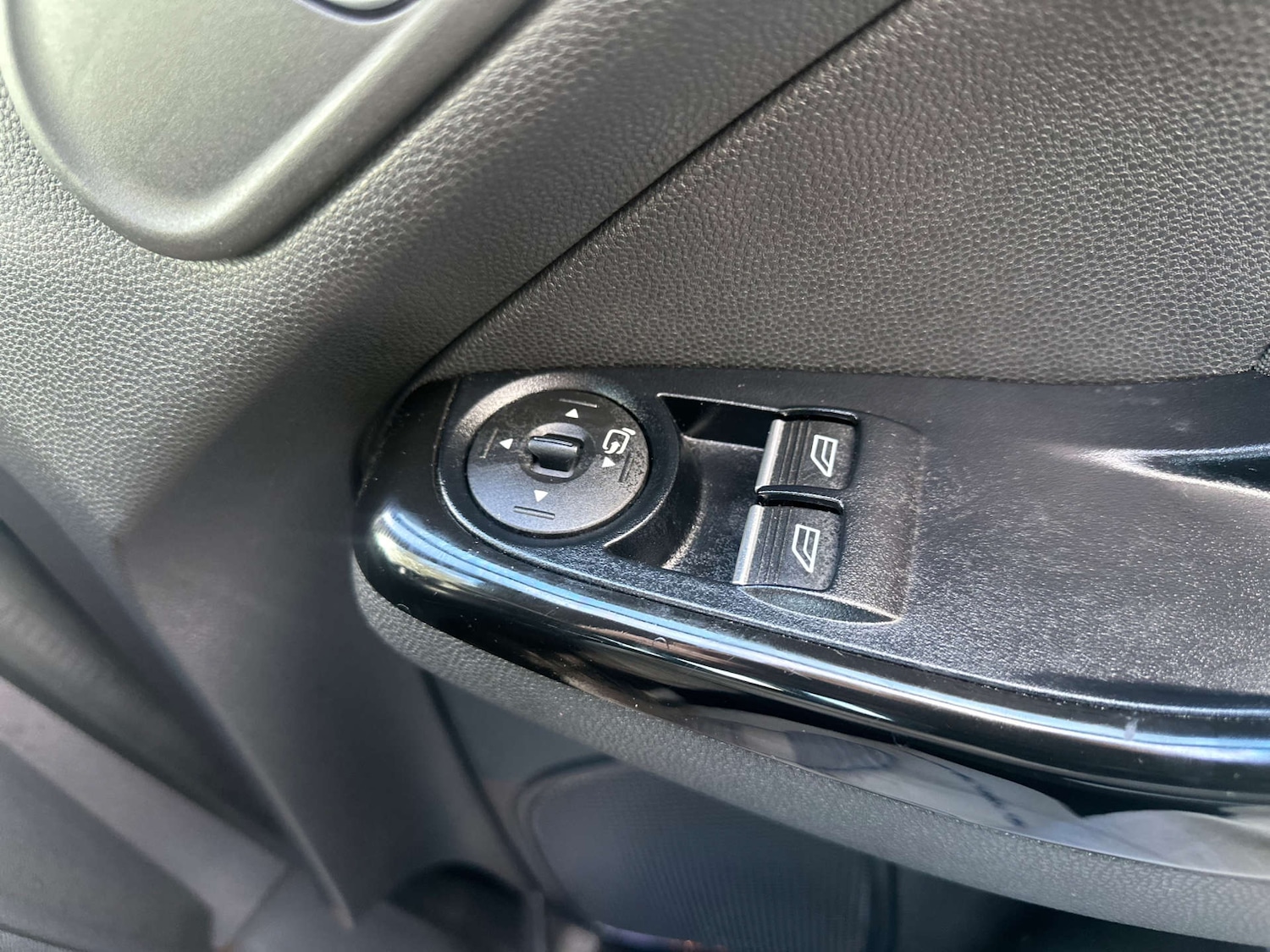 Used Ford Fiesta 2017 for sale - 76698004: Photo 32