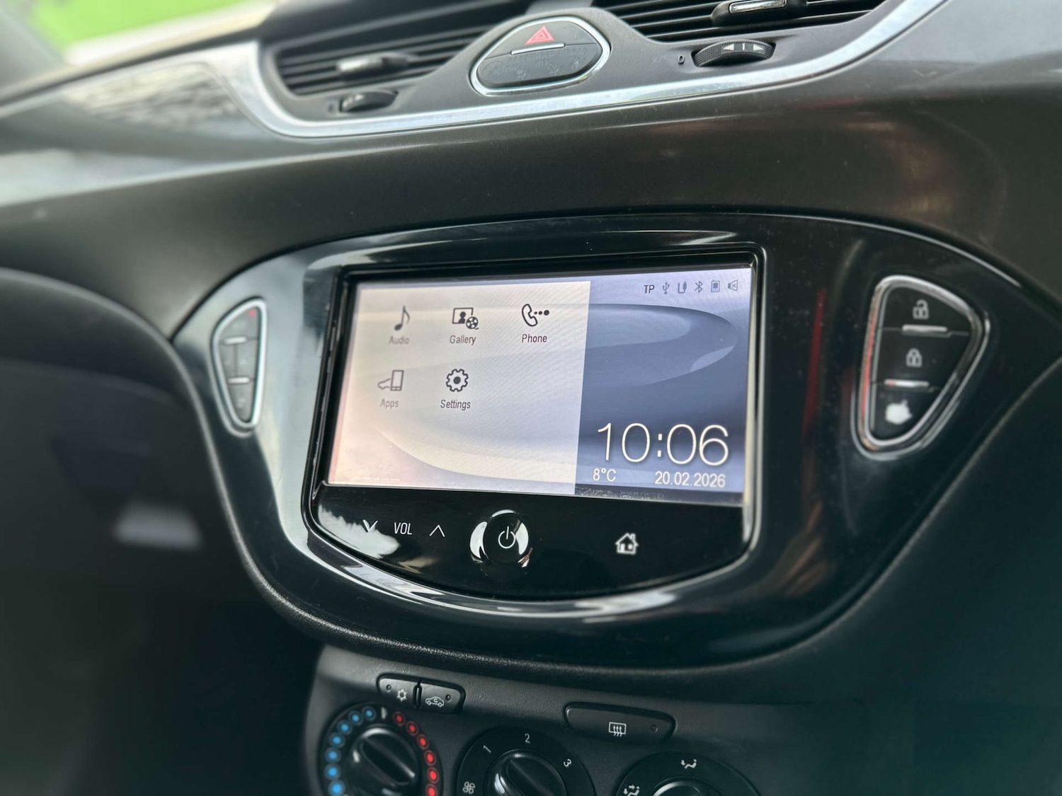 Used Vauxhall Corsa 2015 for sale - 77636177: Photo 3