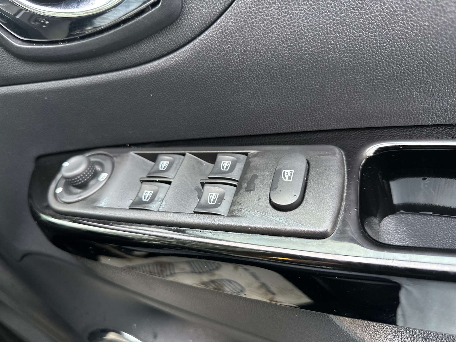 Used Renault Captur 2017 for sale - 76263546: Photo 29