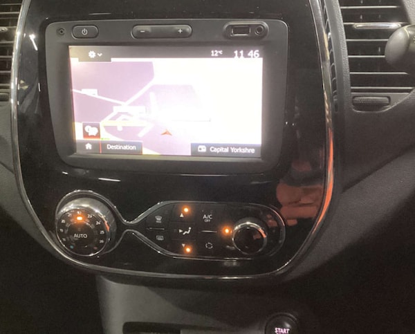Used Renault Captur 2017 for sale - 76263546: Photo 2