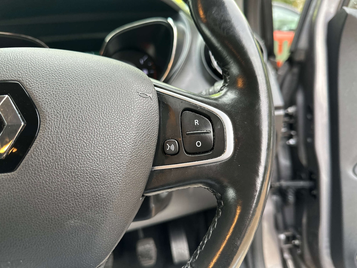 Used Renault Captur 2017 for sale - 76263546: Photo 31