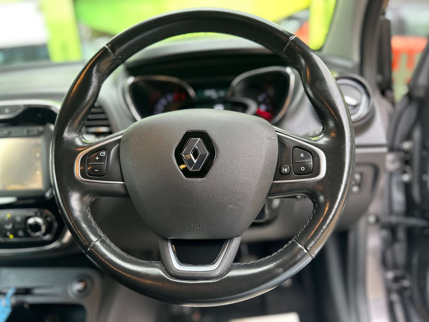 Used Renault Captur 2017 for sale - 76263546: Photo 32