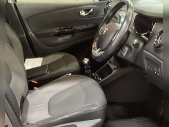 Used Renault Captur 2017 for sale - 76263546: Photo 3