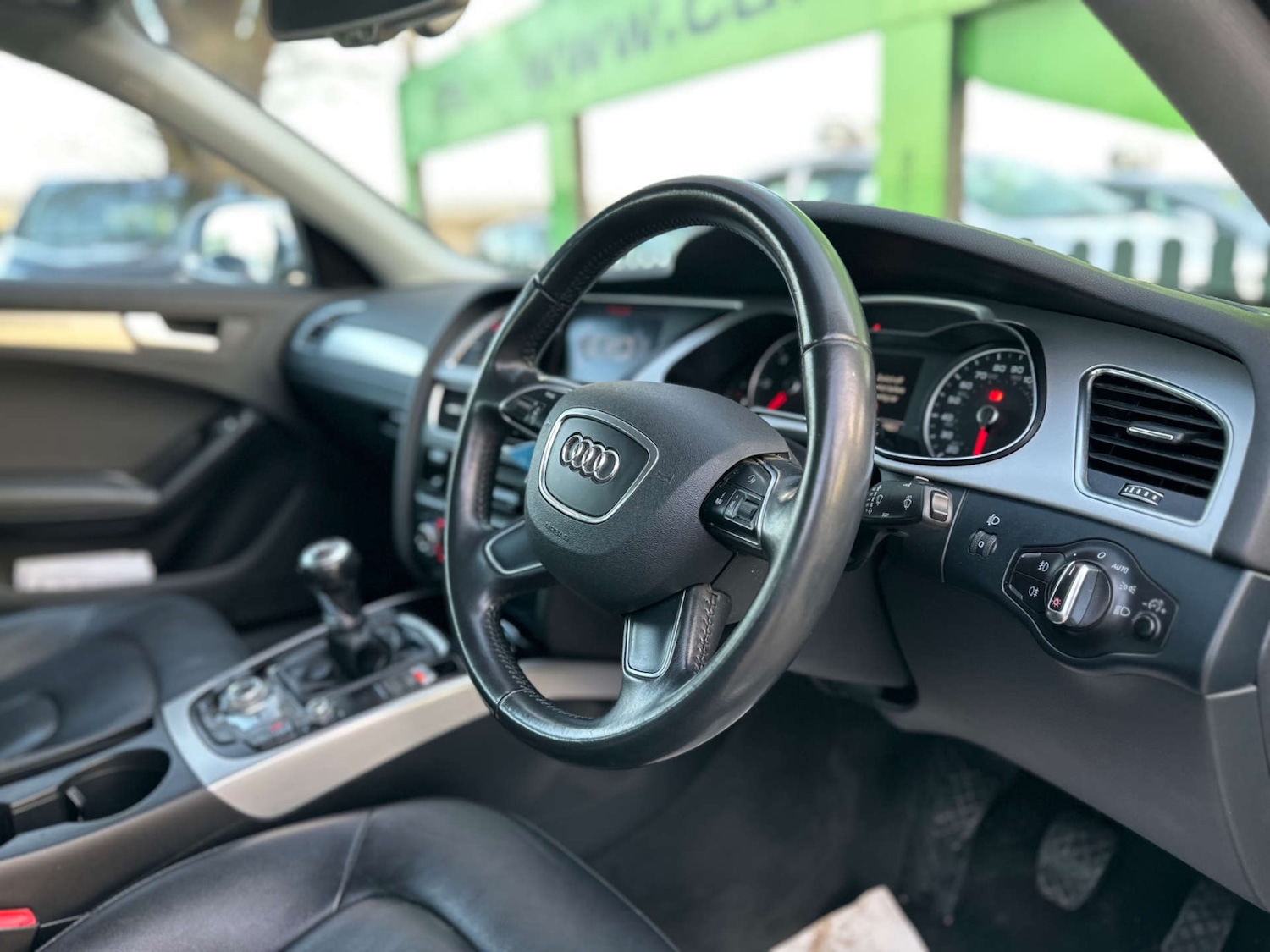 Used Audi A4 2015 for sale - 77693782: Photo 2