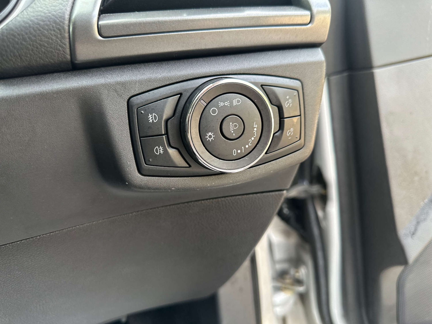 Used Ford Mondeo 2015 for sale - 76412629: Photo 26