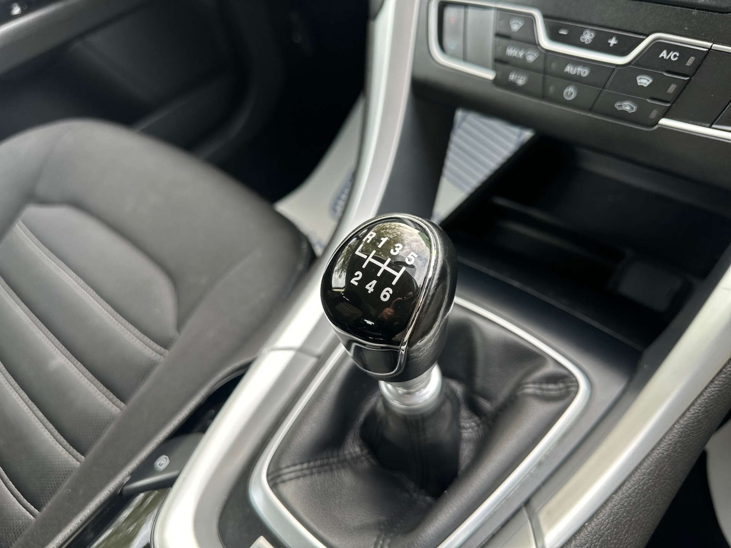 Used Ford Mondeo 2015 for sale - 76412629: Photo 33