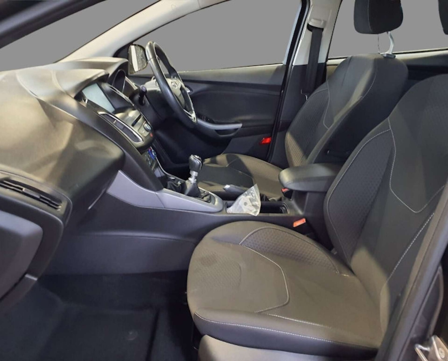 Used Ford Focus 2015 for sale - 76878103: Photo 4