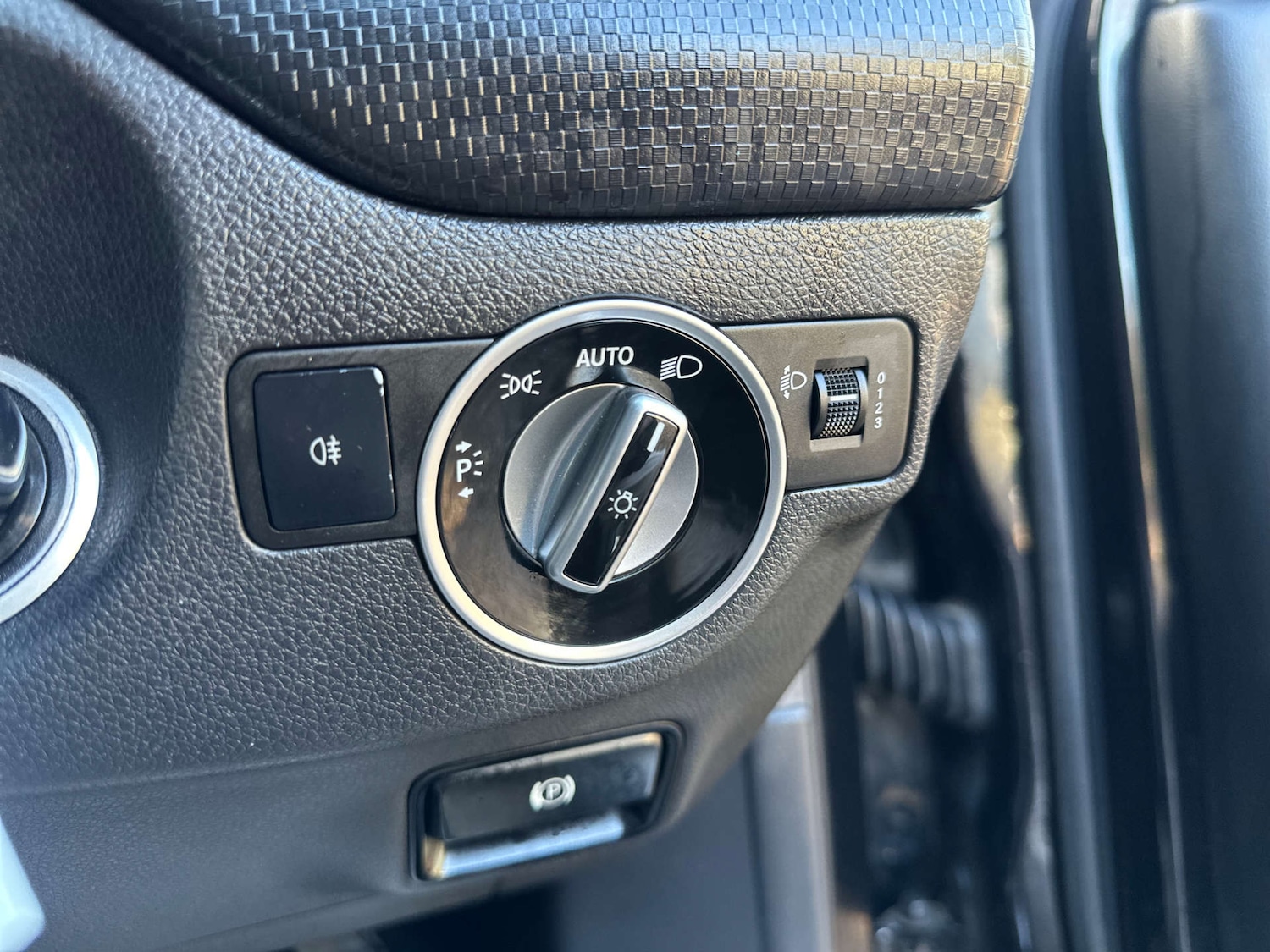 Used Mercedes-Benz A-Class 2014 for sale - 76650421: Photo 31