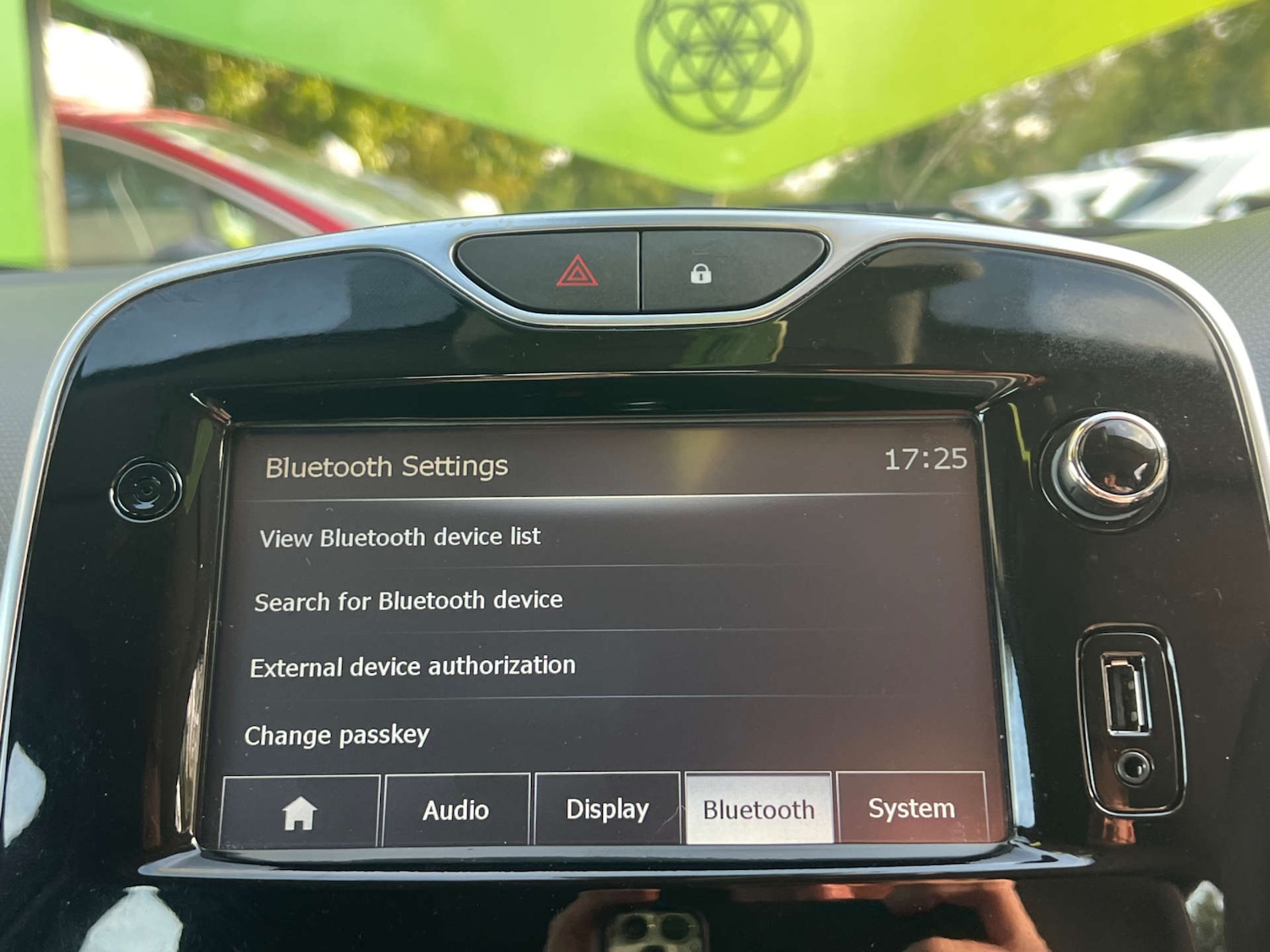 Used Renault Clio 2015 for sale - 76375098: Photo 21