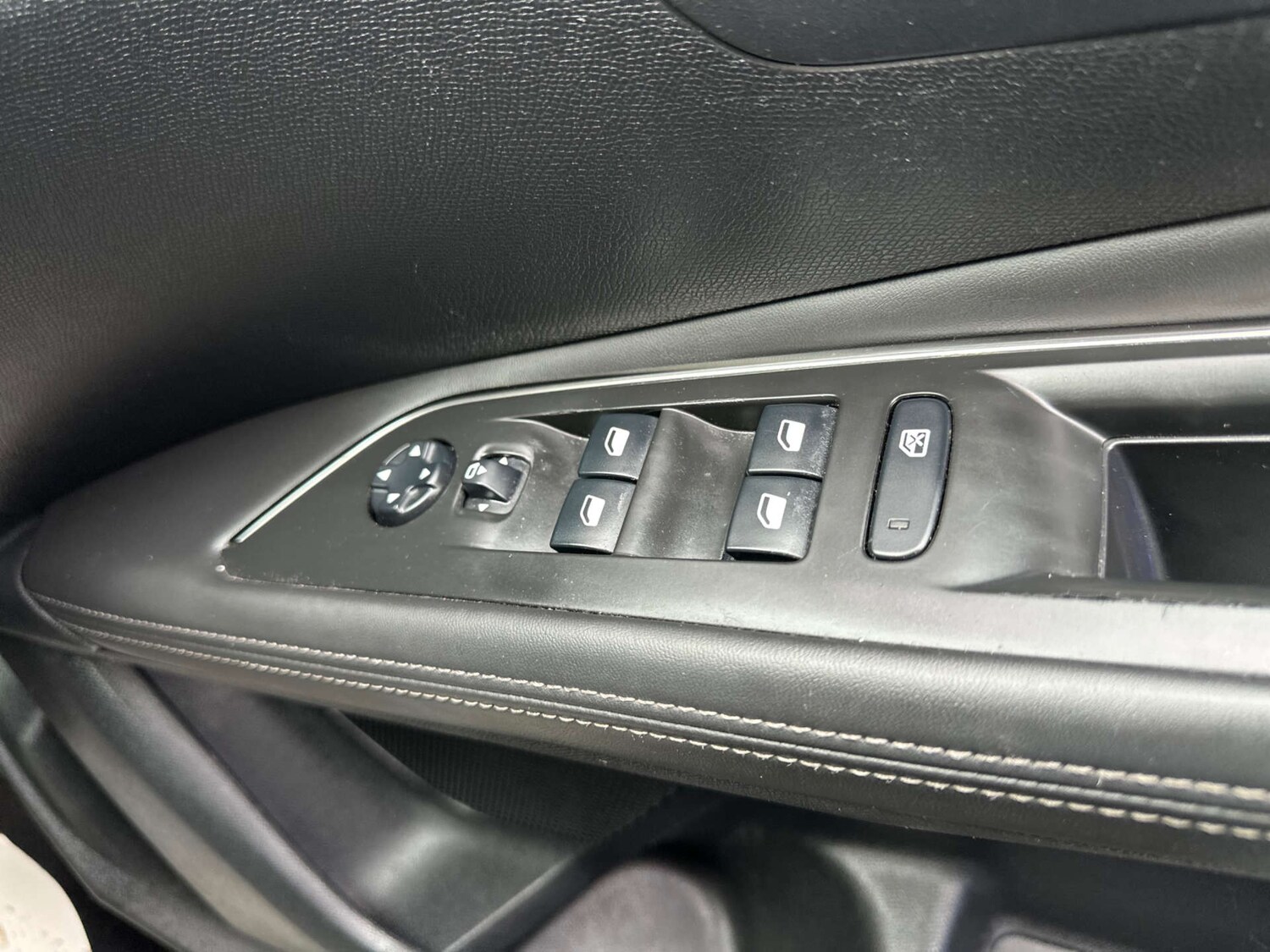 Used Peugeot 3008 2017 for sale - 77822583: Photo 32