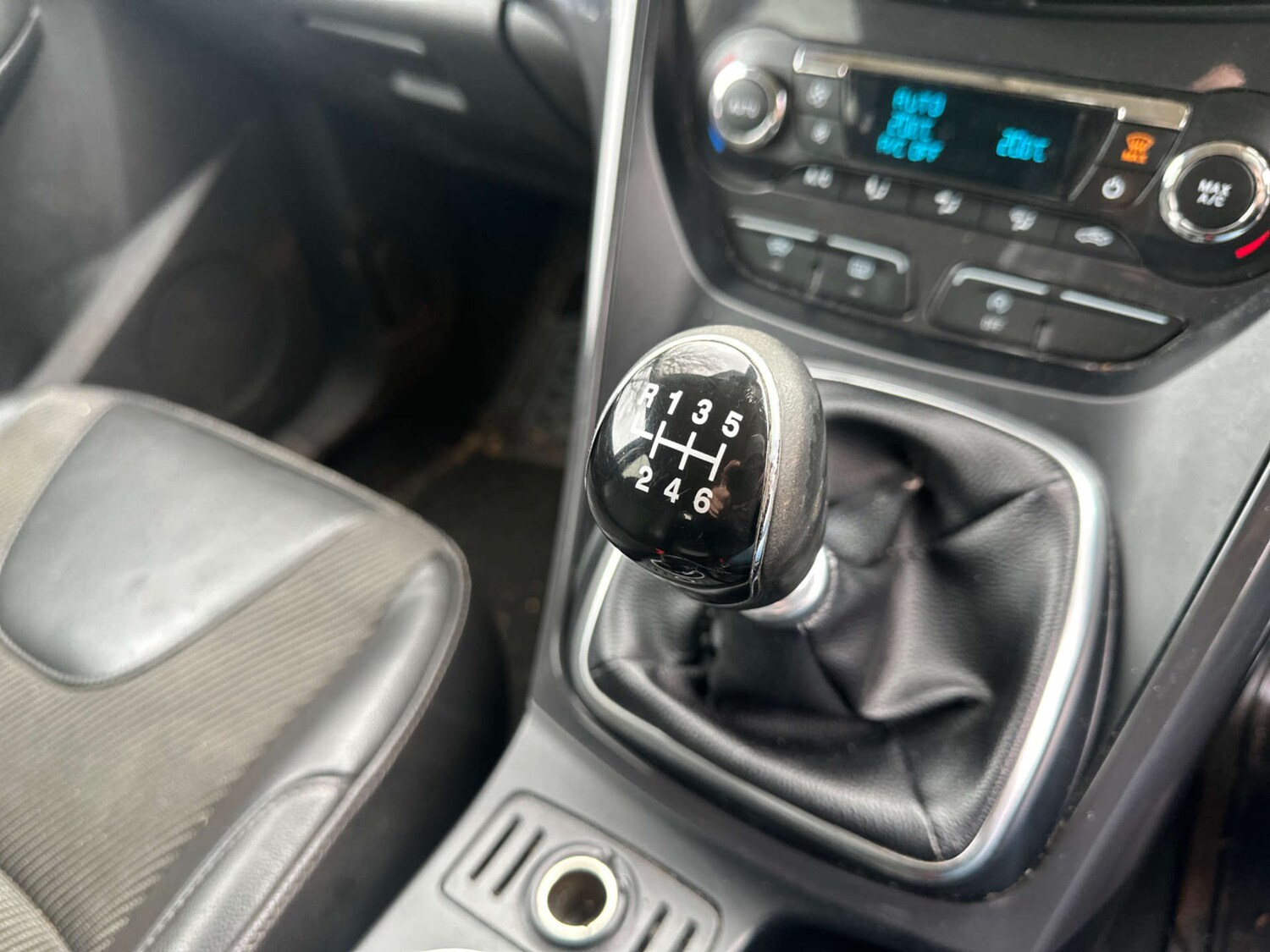 Used Ford Kuga 2015 for sale - 77523282: Photo 21