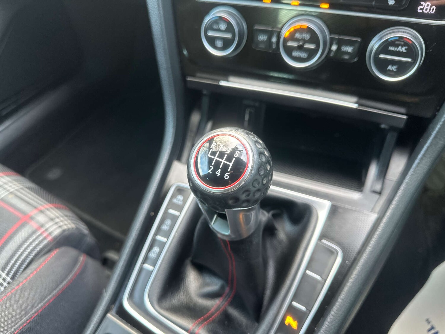 Used Volkswagen Golf 2014 for sale - 77701526: Photo 27