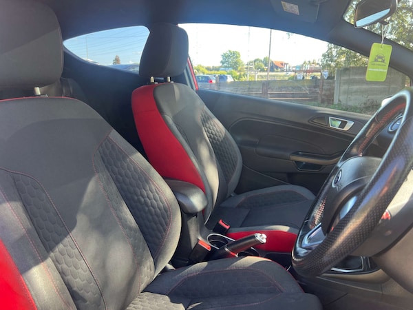 Used Ford Fiesta 2017 for sale - 76316519: Photo 11