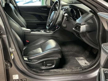 Used Jaguar XE 2016 for sale - 78941419: Photo