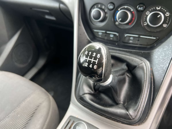 Used Ford Kuga 2016 for sale - 76263543: Photo 38