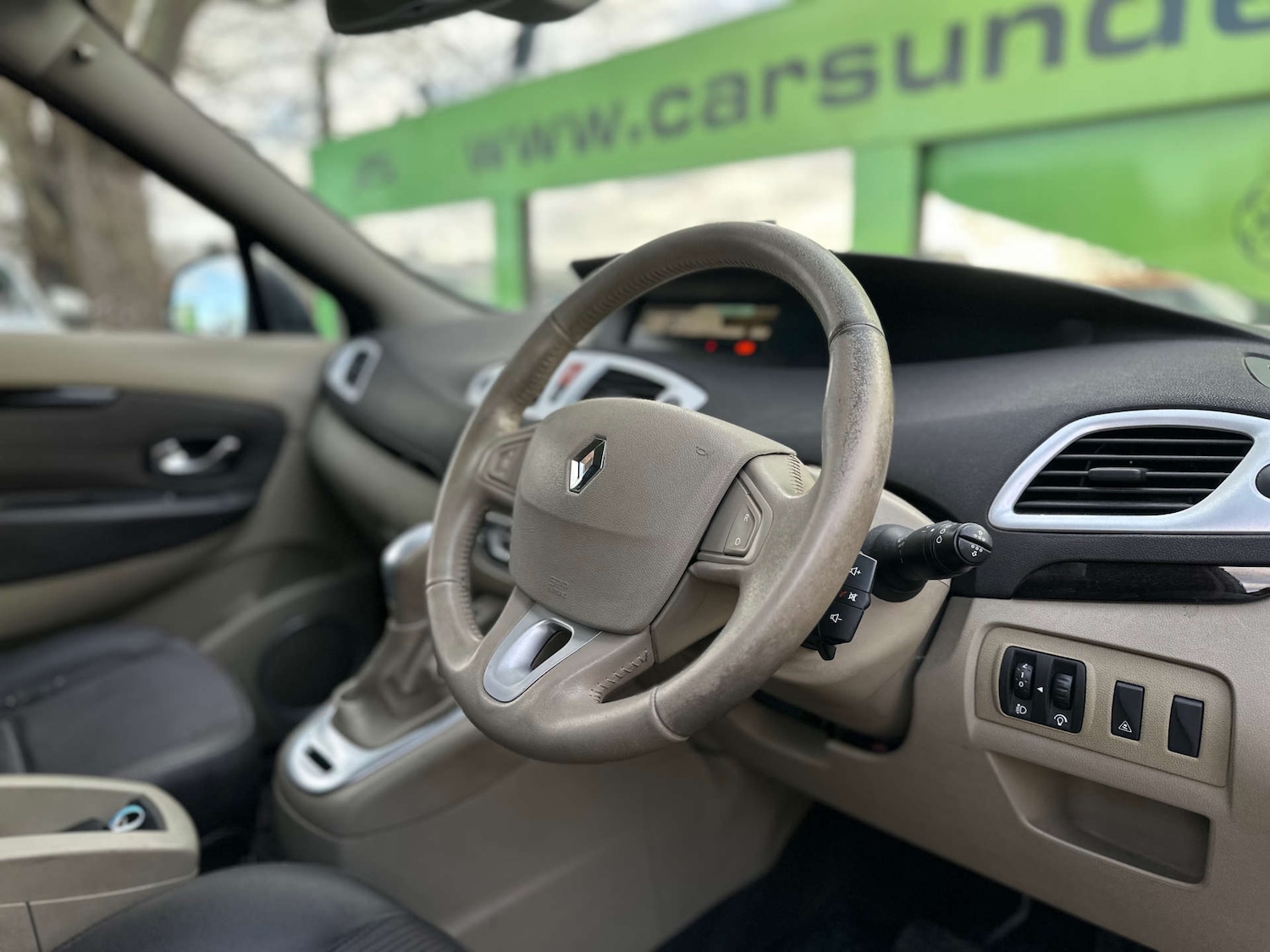 Used Renault Scenic 2009 for sale - 78165478: Photo 2