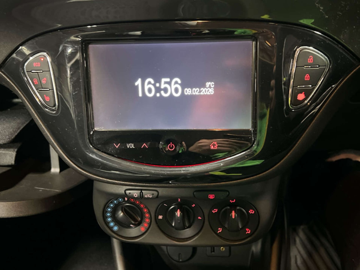 Used Vauxhall Corsa 2015 for sale - 77571313: Photo 2