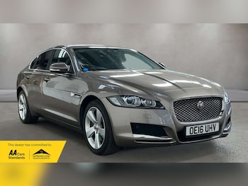 Used Jaguar XF 2016 for sale - 79167290: Photo