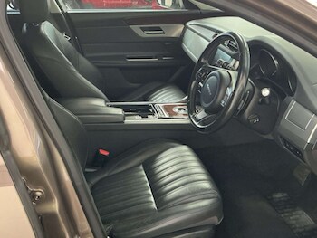 Used Jaguar XF 2016 for sale - 79167290: Photo