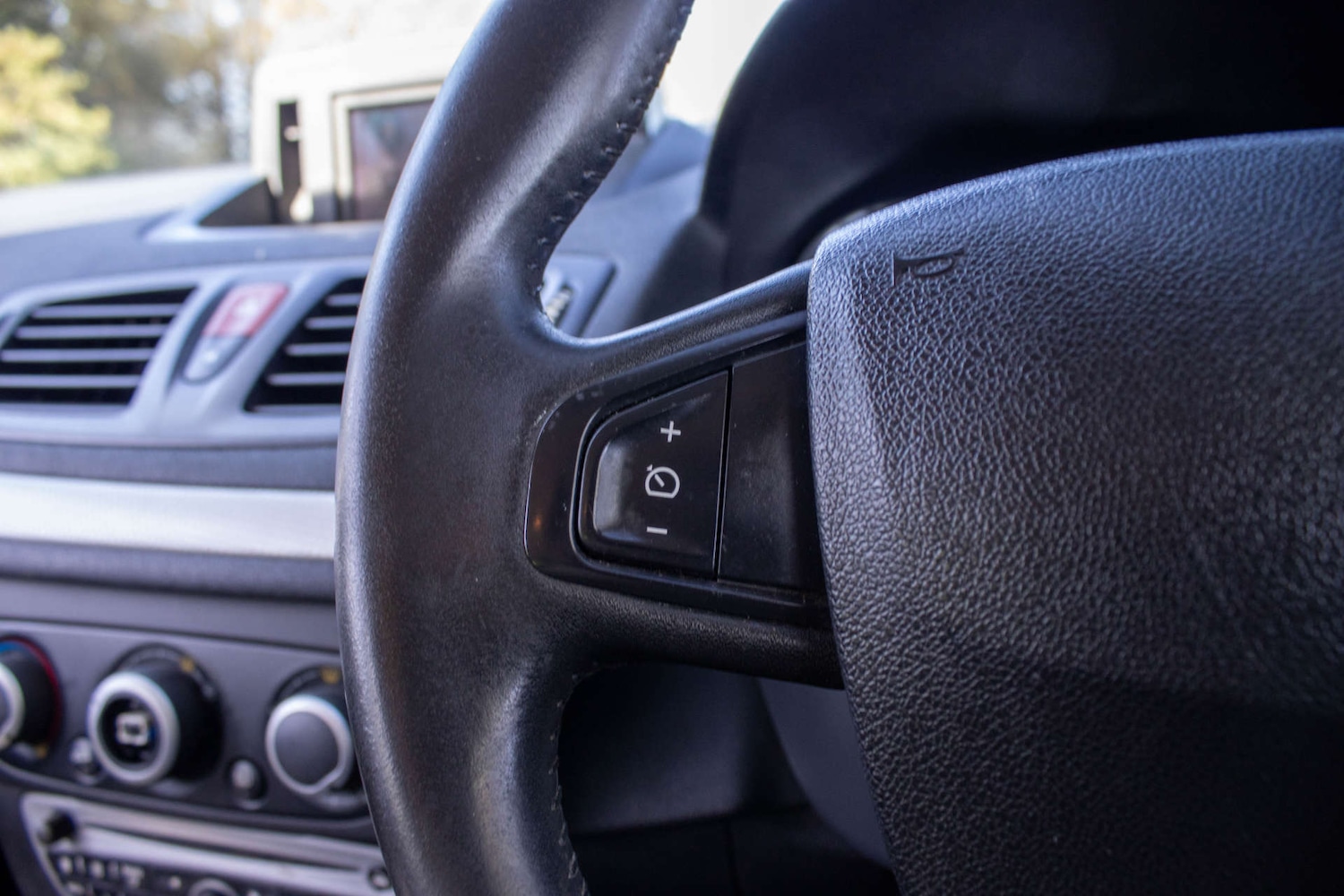 Used Renault Megane 2010 for sale - 78210402: Photo 15