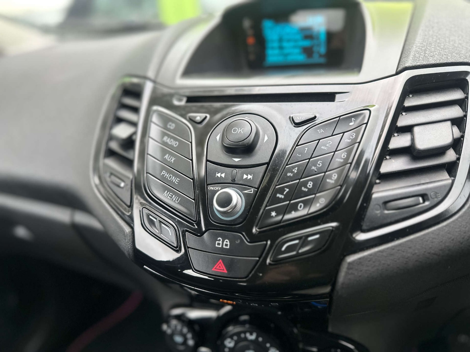 Used Ford Fiesta 2013 for sale - 76542271: Photo 24