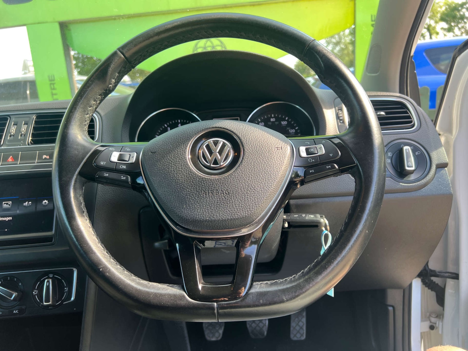 Used Volkswagen Polo 2016 for sale - 76829813: Photo 32