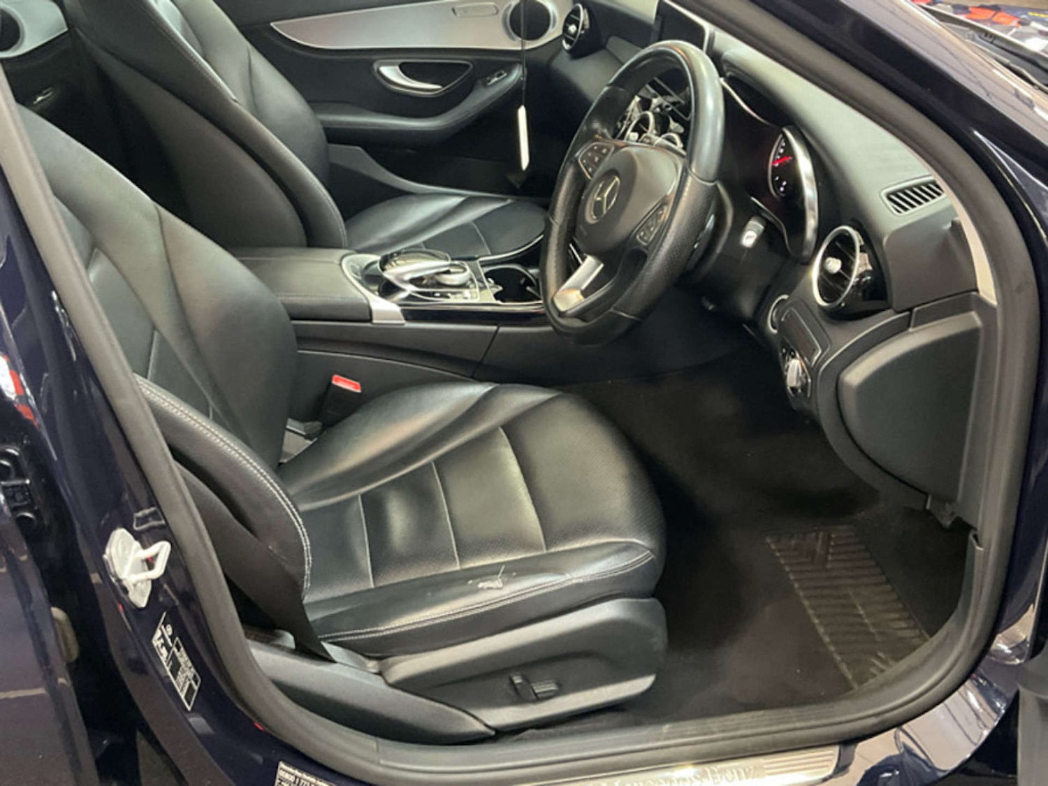 Used Mercedes-Benz C Class 2014 for sale - 77220995: Photo 3