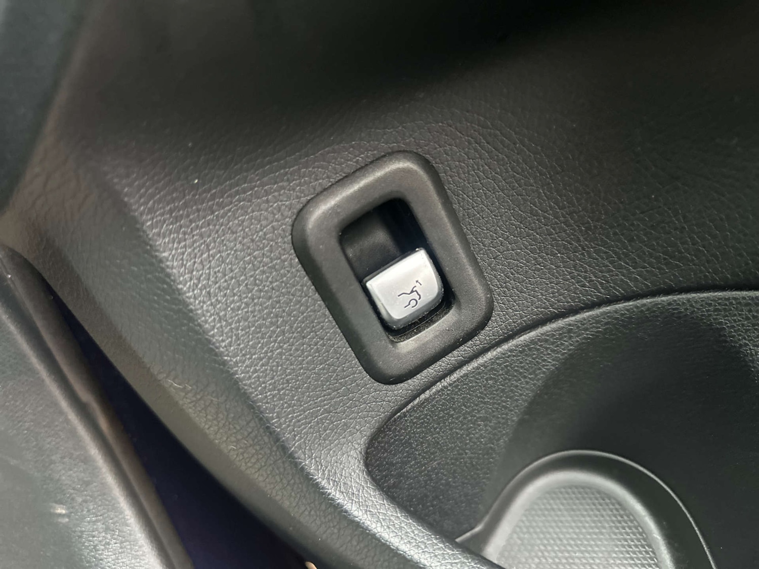 Used Mercedes-Benz C Class 2014 for sale - 77220995: Photo 37