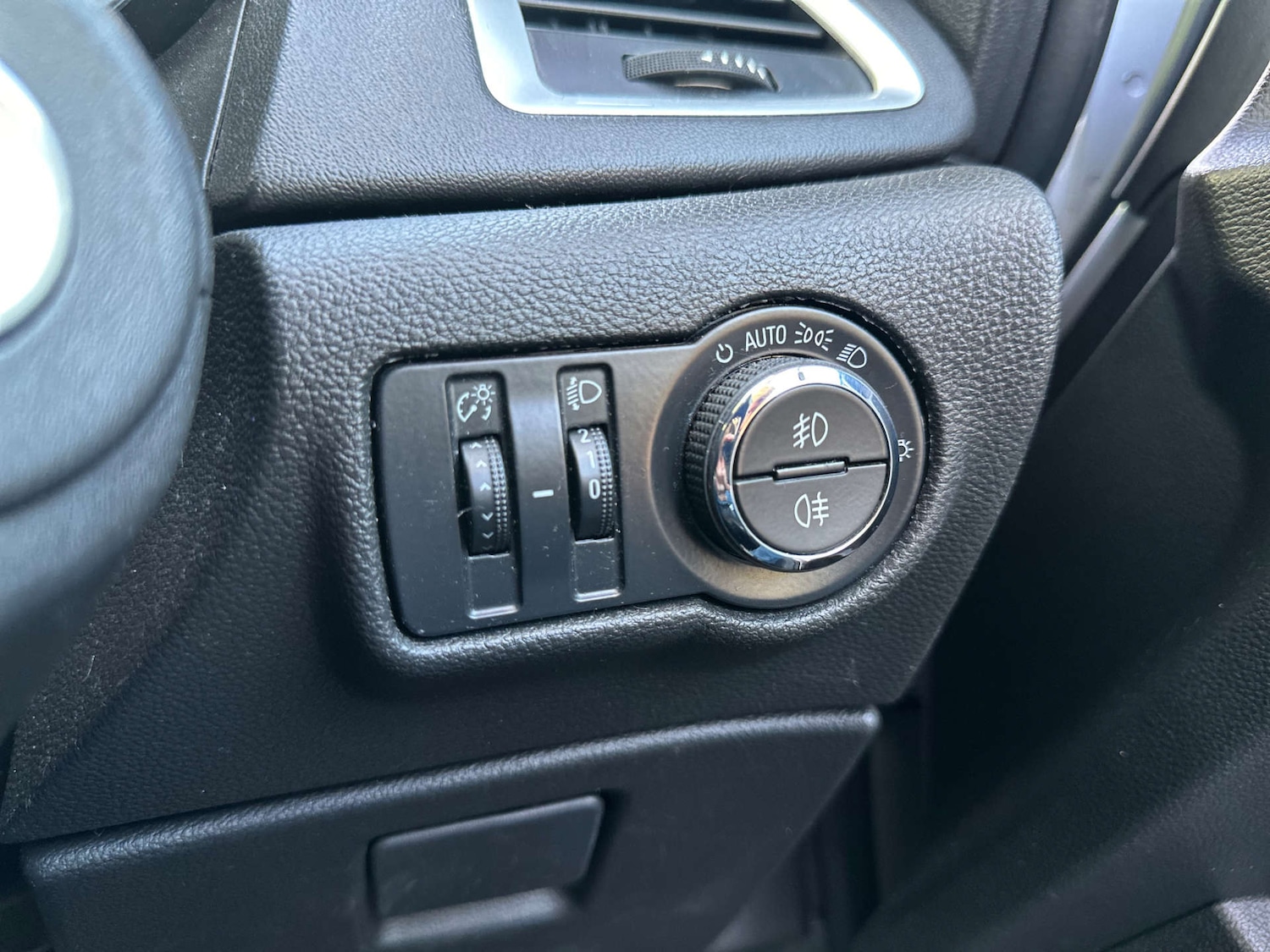 Used Vauxhall Astra 2013 for sale - 77195907: Photo 28