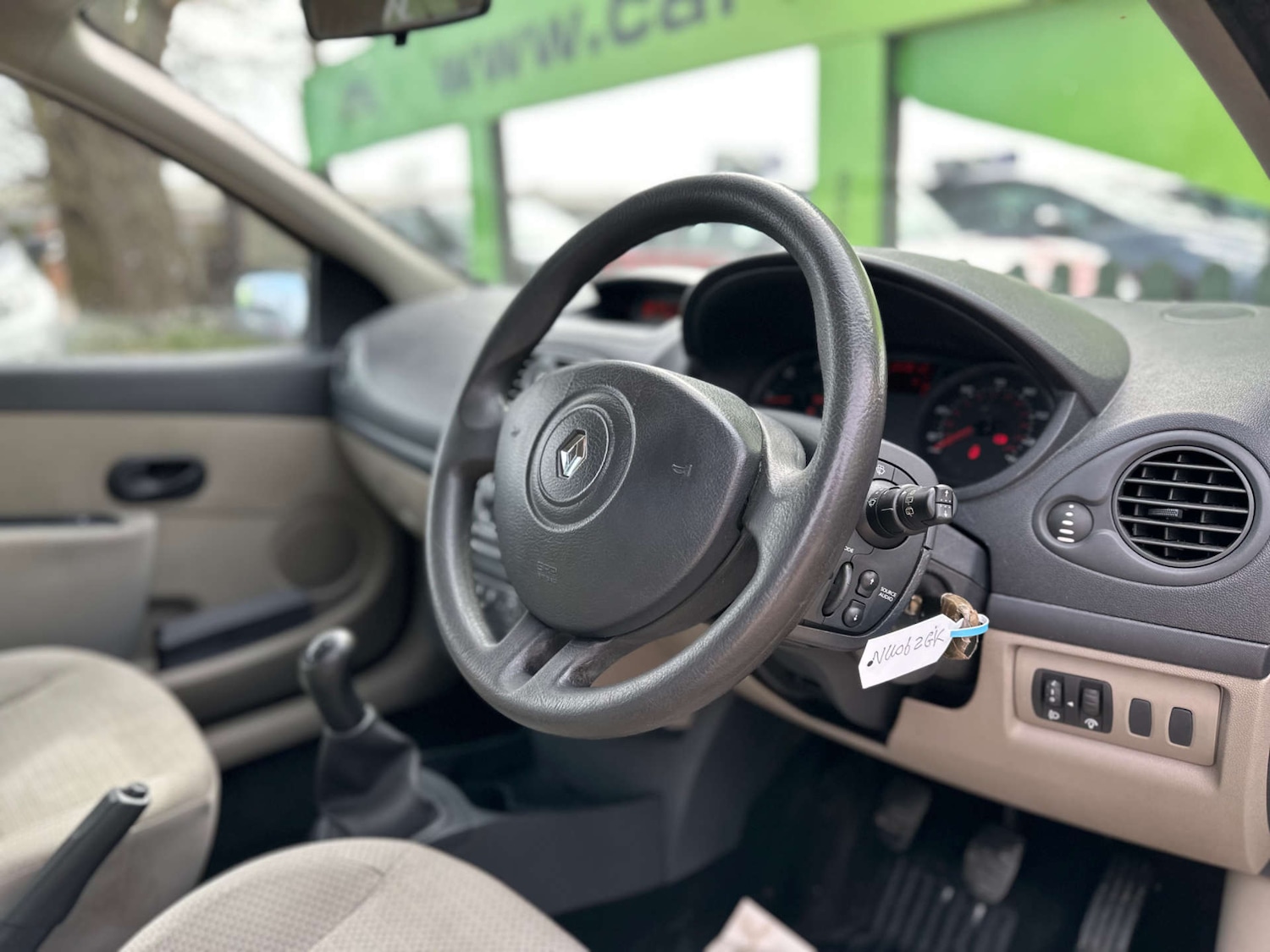 Used Renault Clio 2006 for sale - 77921654: Photo 2