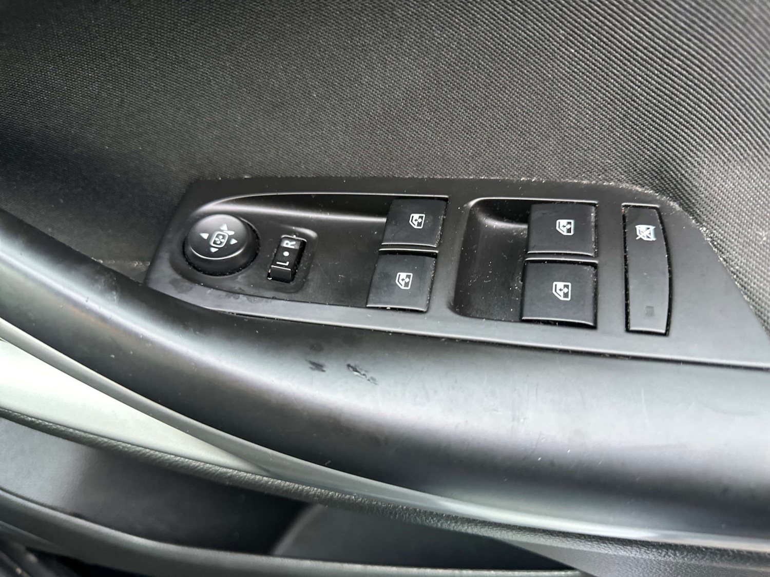 Used Vauxhall Astra 2017 for sale - 77921647: Photo 32