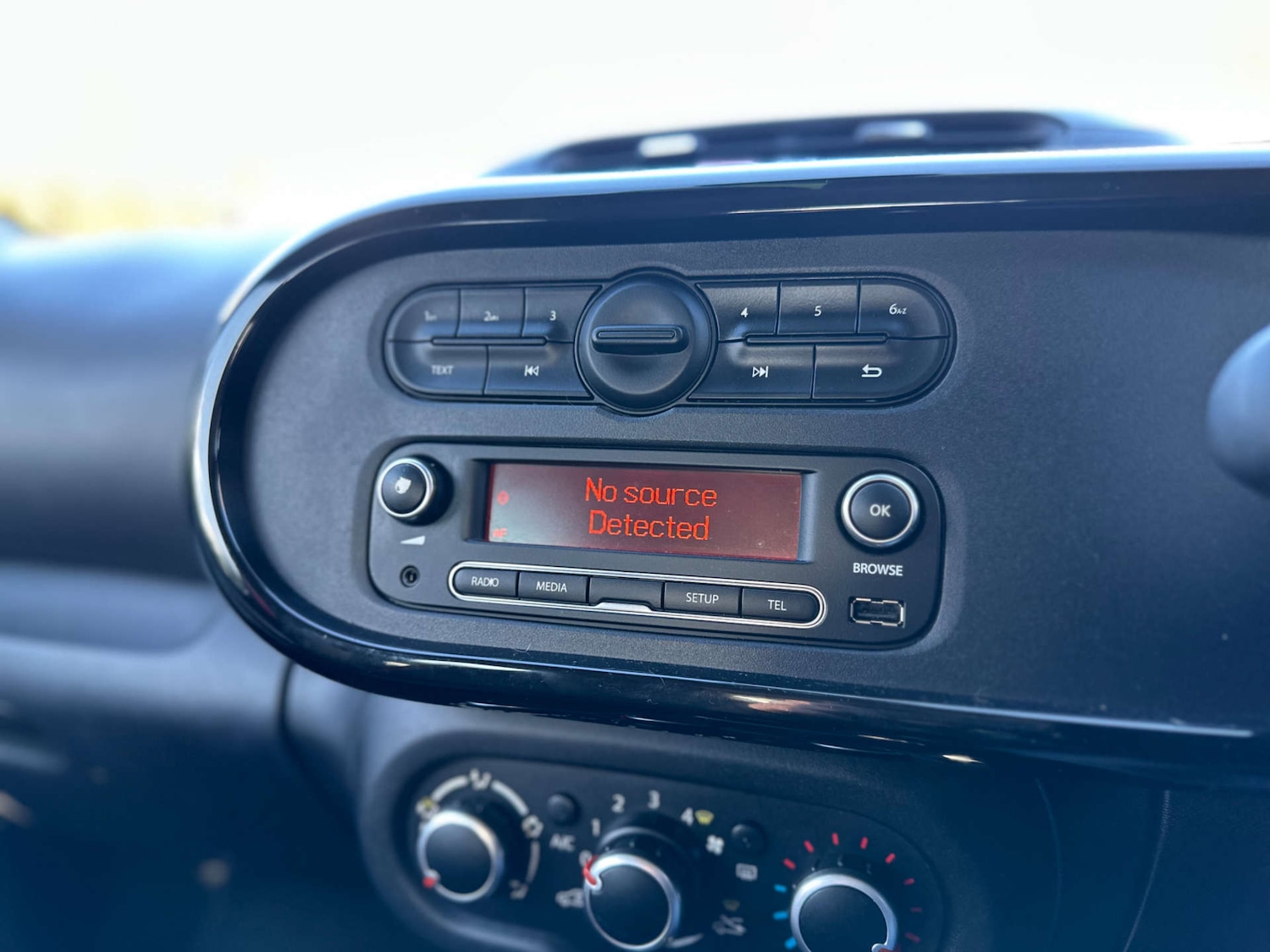 Used Renault Twingo 2014 for sale - 77571254: Photo 18