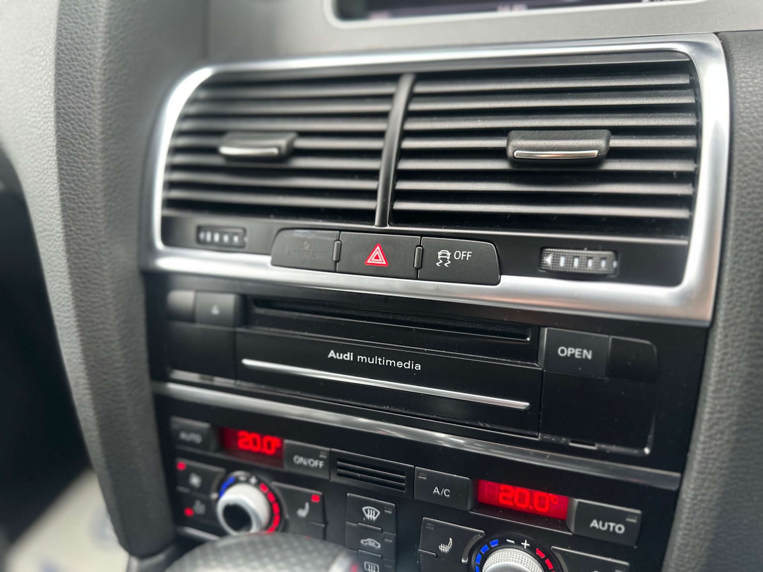 Used Audi Q7 2014 for sale - 77531843: Photo 23